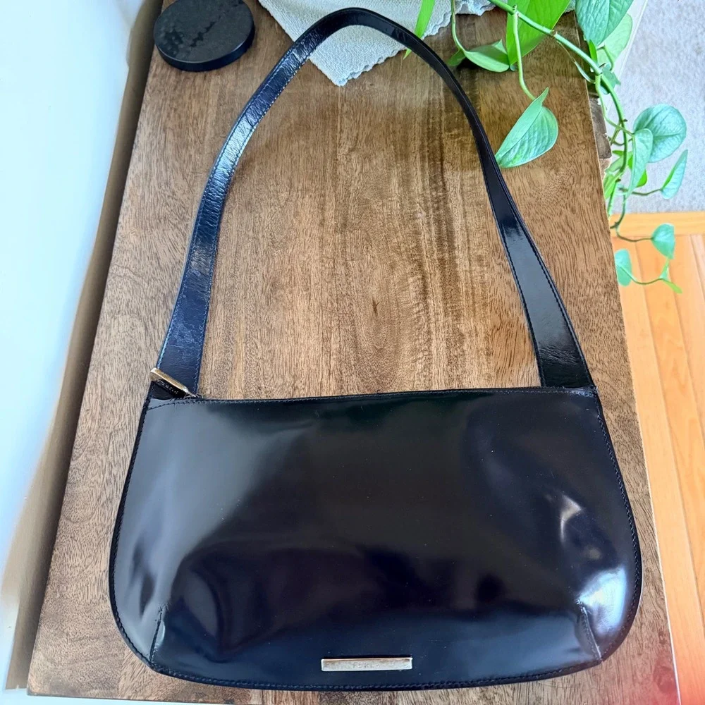 Vintage Furla Shoulder Bag‎ Black Patent Leather Made in Italy Y2K Minimalist